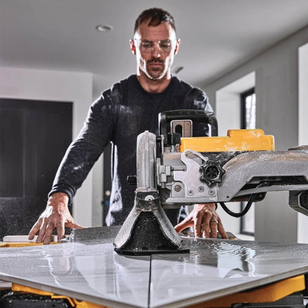 Dewalt D36000S Continuous Duty Wet Tile Saw And Stand - Image 7