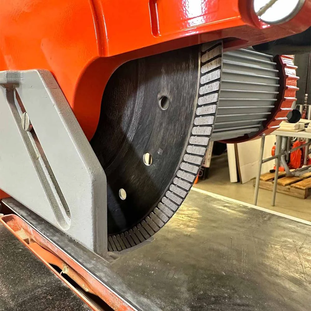 iQ252 10" Dry Cut Rail Saw - Image 2